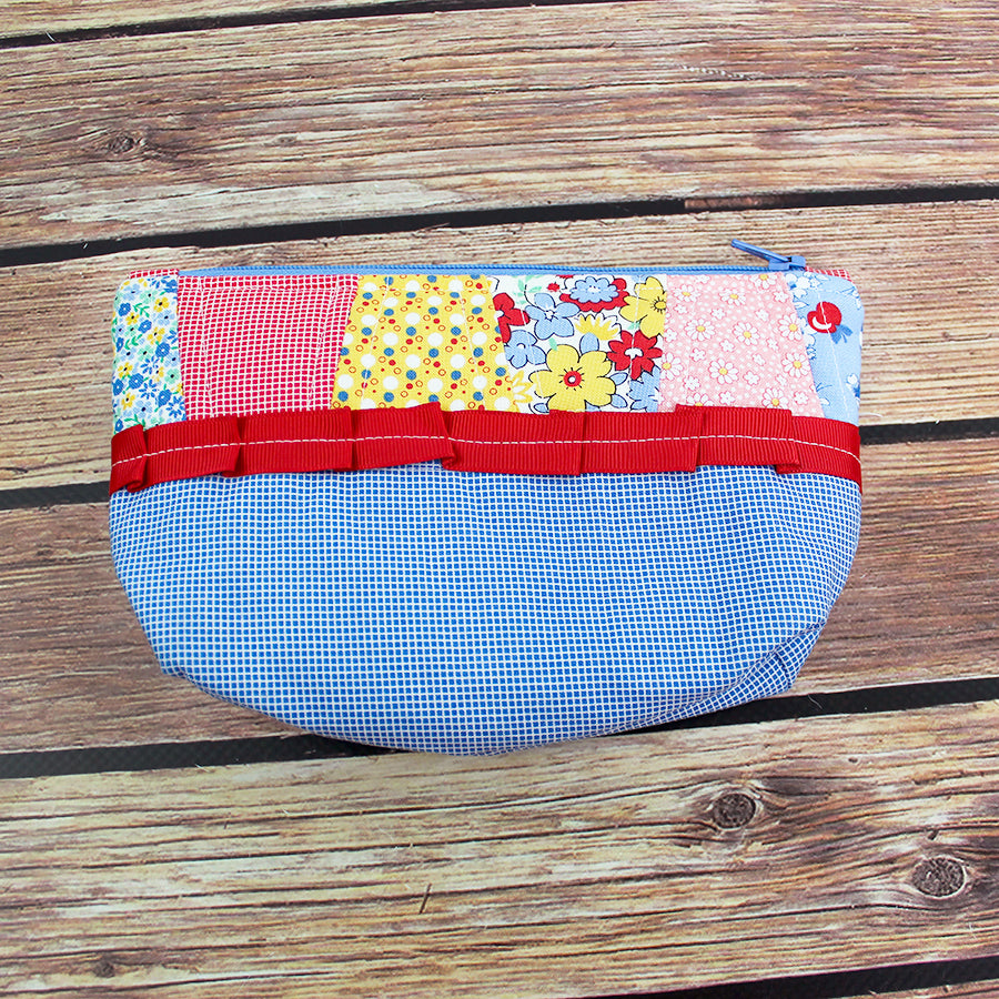 Ribbon Ruffle Pouch Kit with 30's Playtime from Moda