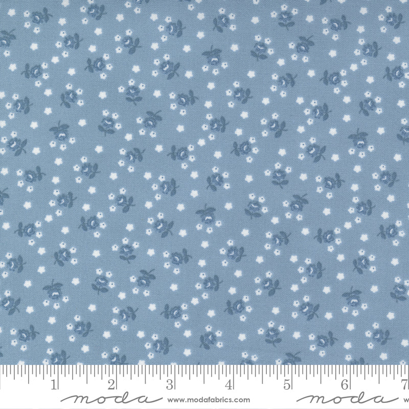 Nantucket Summer Small Floral Light Blue